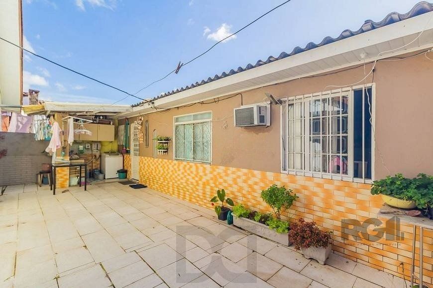 Excelente casa de 70m² com 3 dormitórios no bairro Sarandi. — foto 15