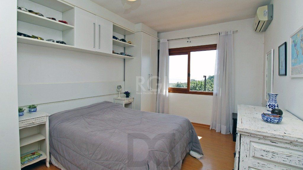 Sobrado 3 dormitórios, 1suíte, área gourmet com churrasqueira, piscina. — foto 22