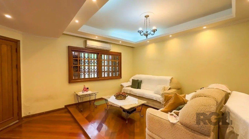 Casa com 4 quartos no bairro nonoai — foto 2