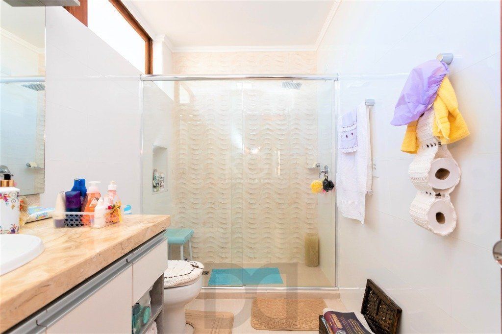 Casa para Venda - 228m², 4 dormitórios, sendo 1 suites, 5 vagas - Teresópolis — foto 40