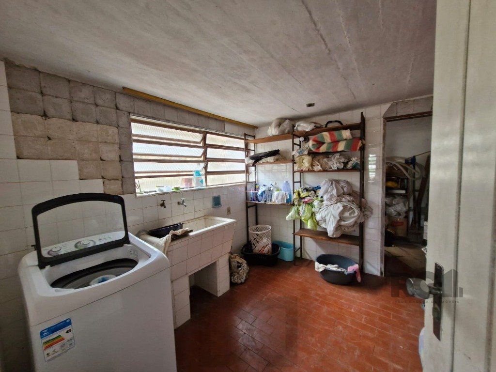 Casa 4 Dormitórios Bairro Teresópolis — foto 26