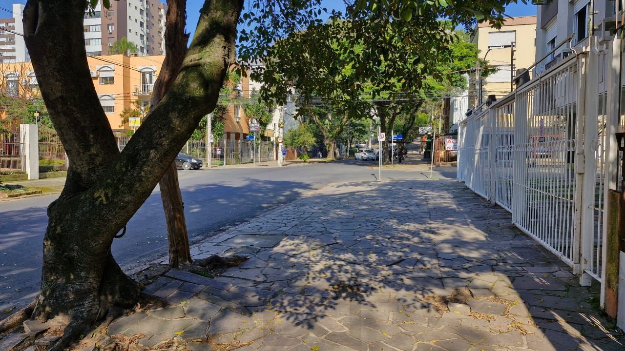 Apartamento com 2 dormitórios e garden na Rua Ijuí, pronto para reformar — foto 3