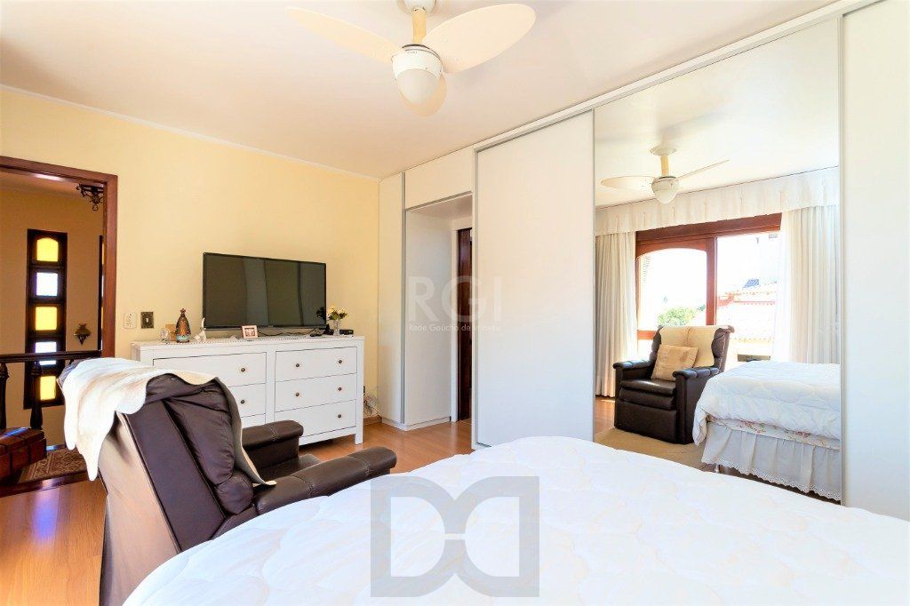 Casa para Venda - 228m², 4 dormitórios, sendo 1 suites, 5 vagas - Teresópolis — foto 19