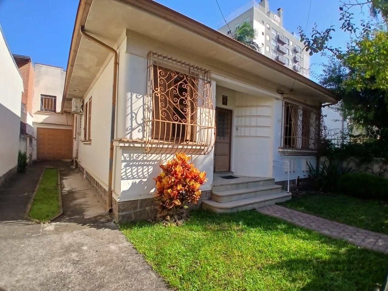 Terreno com casa no bairro Azenha- Porto Alegre/RS. — foto 1