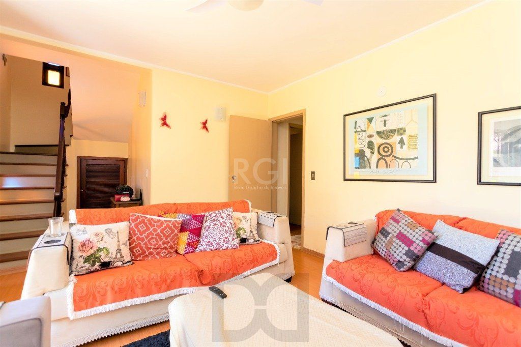 Casa para Venda - 228m², 4 dormitórios, sendo 1 suites, 5 vagas - Teresópolis — foto 12