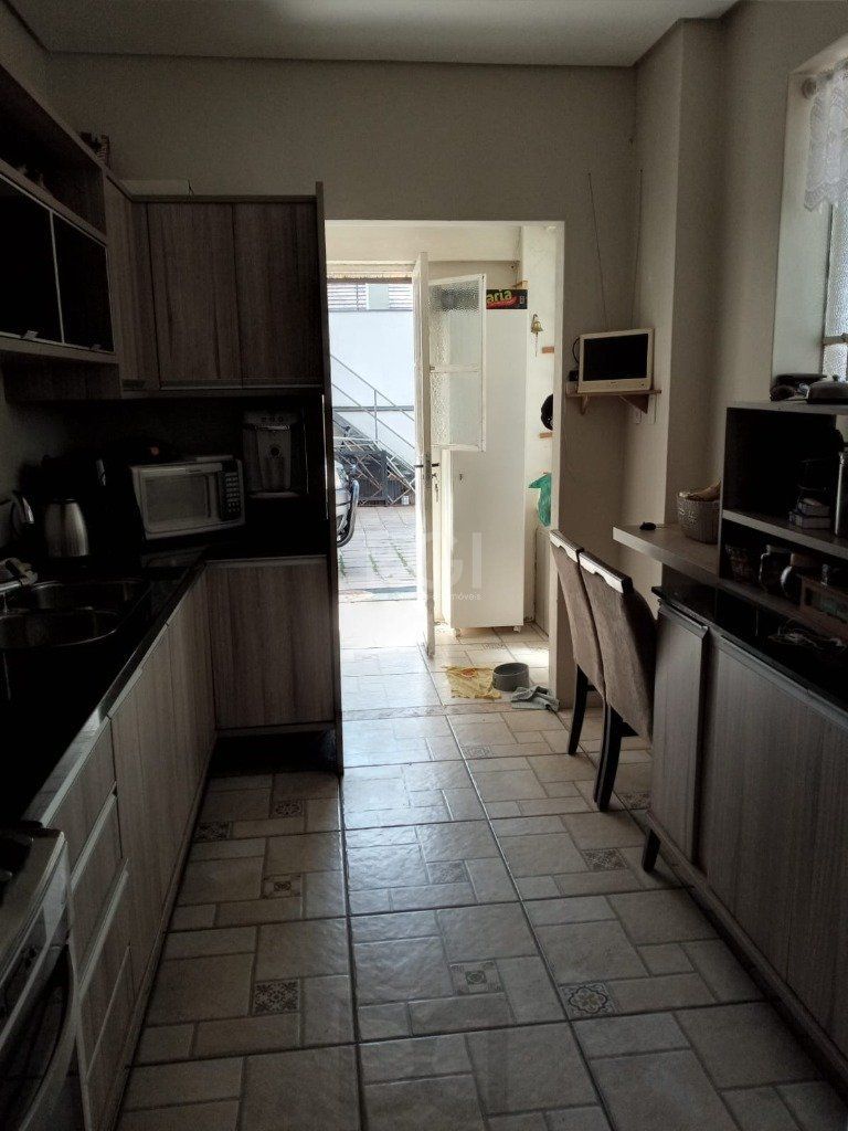 Casa para Venda - 384m², 3 dormitórios, sendo 1 suites, 3 vagas - Teresópolis — foto 23