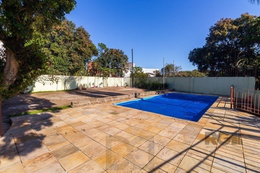Casa 4 Dormitórios, piscina, bairro Teresópolis — foto 6