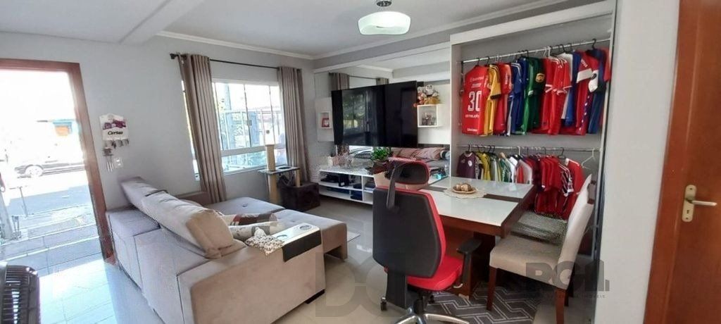 Casa com 2 dormitórios no bairro Hípica — foto 2