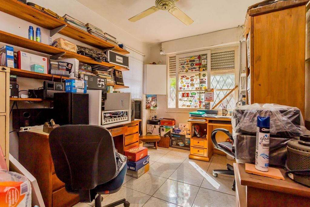 Casa de 6 dormitórios à venda No Bairro Jardim do Salso - Porto Alegre — foto 12