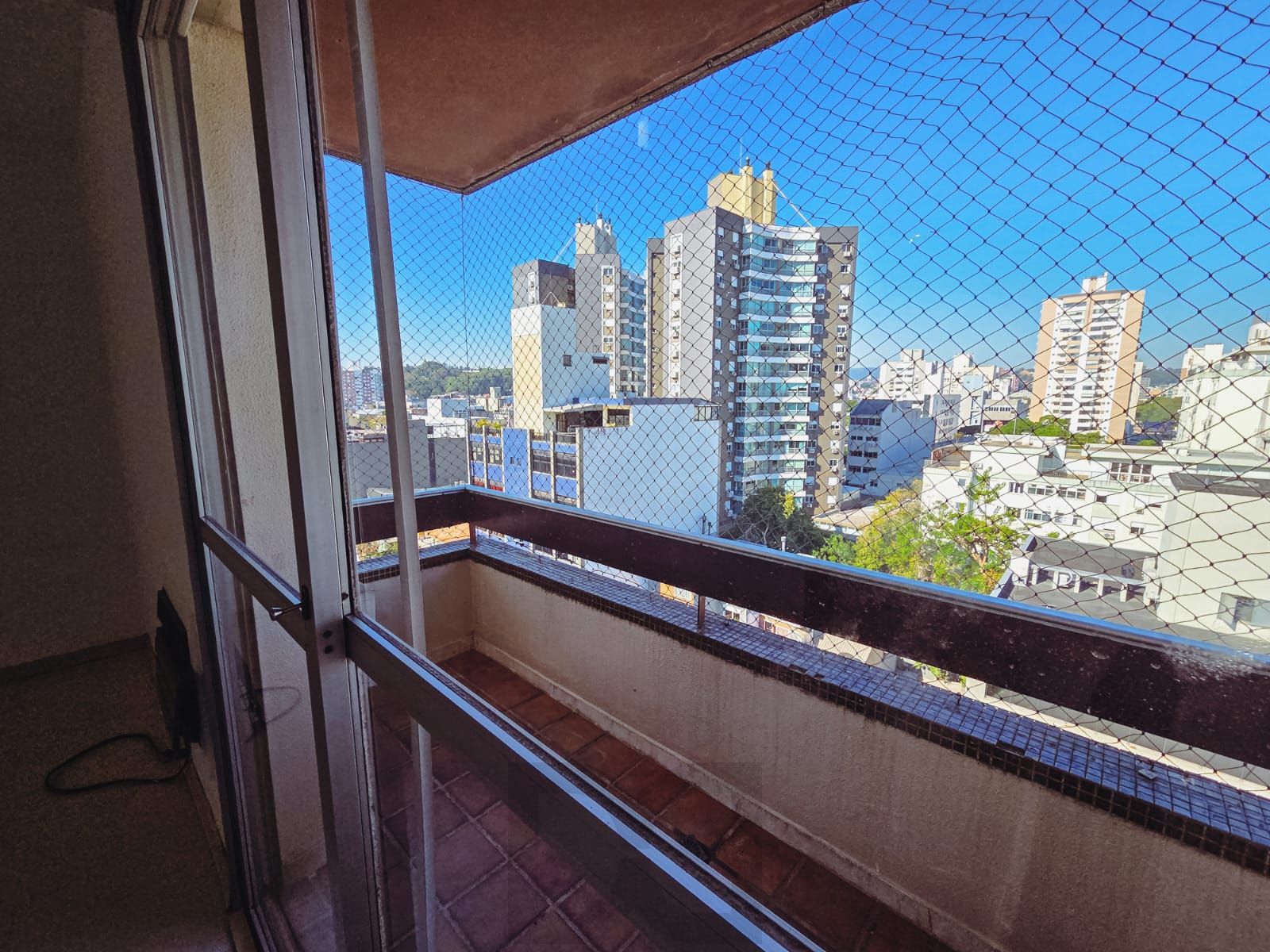 COBERTURA NO MENINO DEUS - 2 DORM, 2 BANH, 2 VAGAS COBERTAS - VISTA PANORÂMICA — foto 18