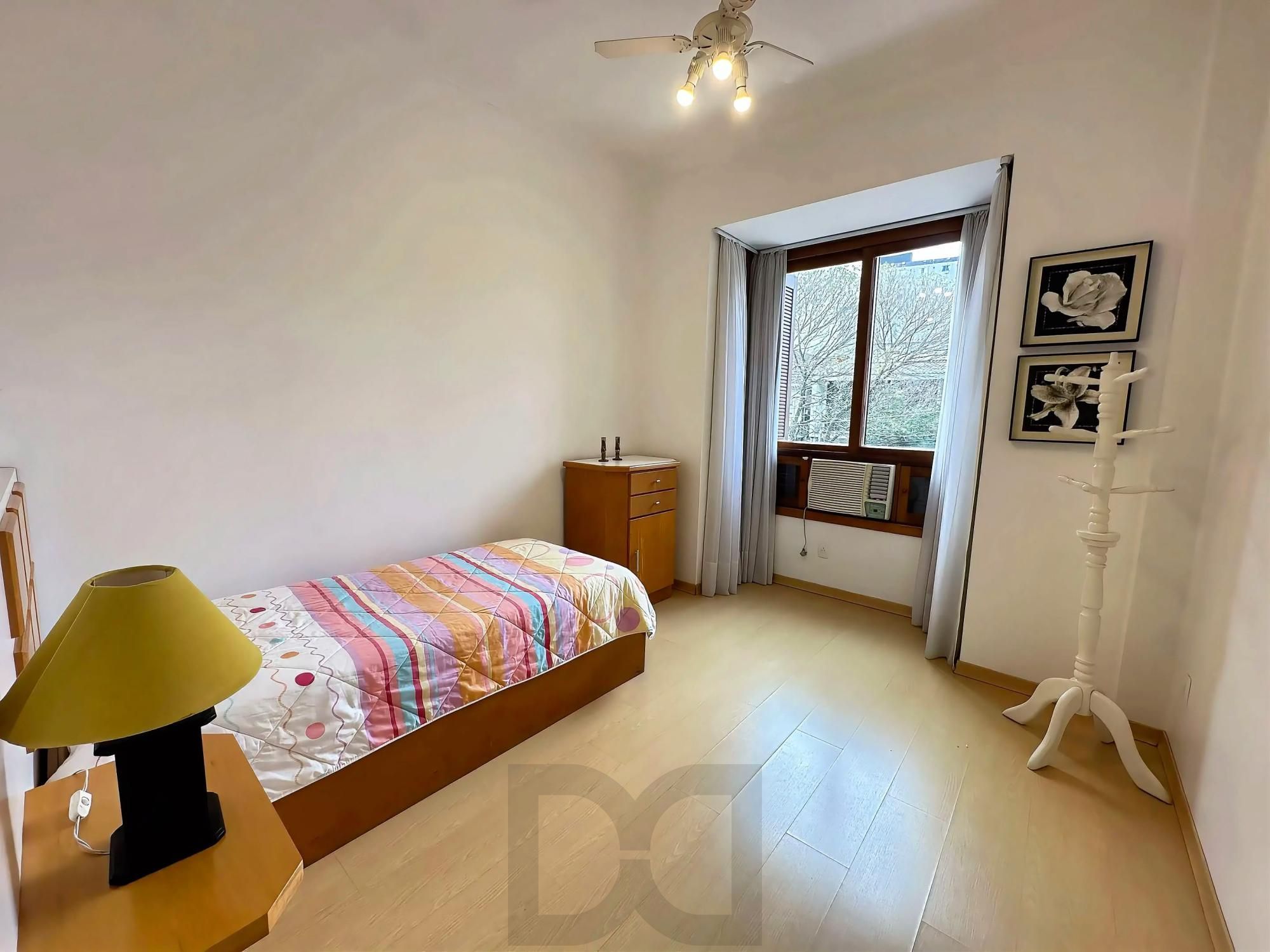 Casa com 4 dormitórios e 309m² à venda em Floresta, Porto Alegre. — foto 22