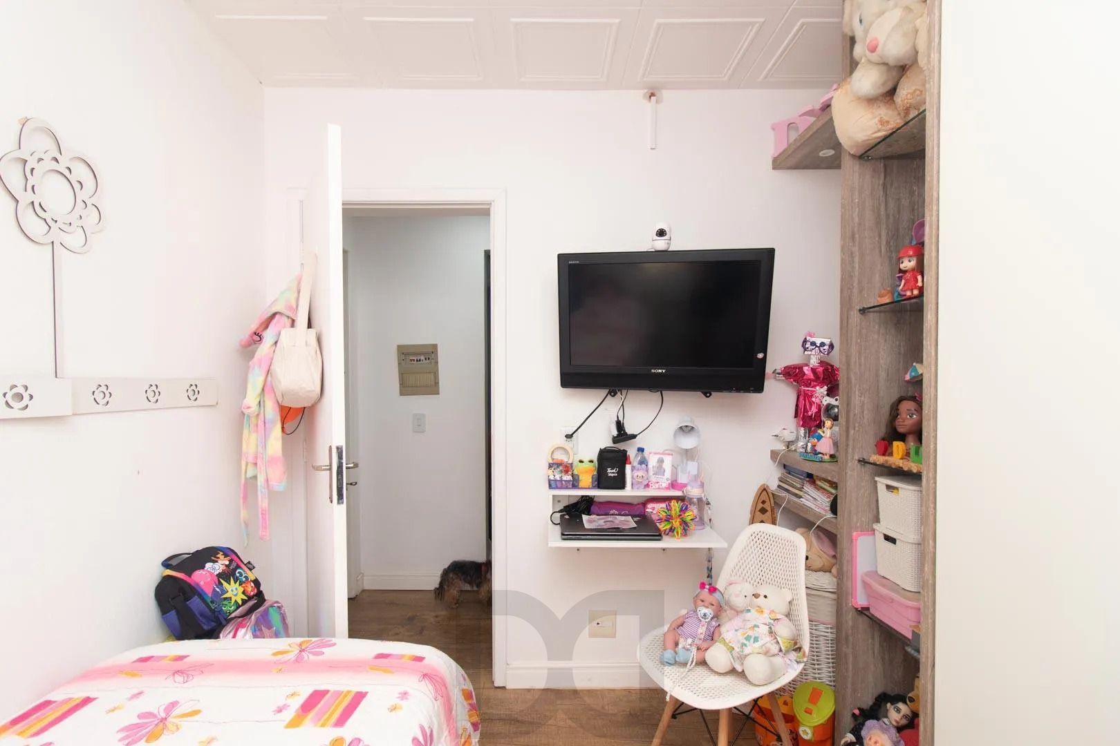 Apartamento de 2 dormitórios com 1 vaga de garagem. Prédio com elevador. Bairro Cristal — foto 8