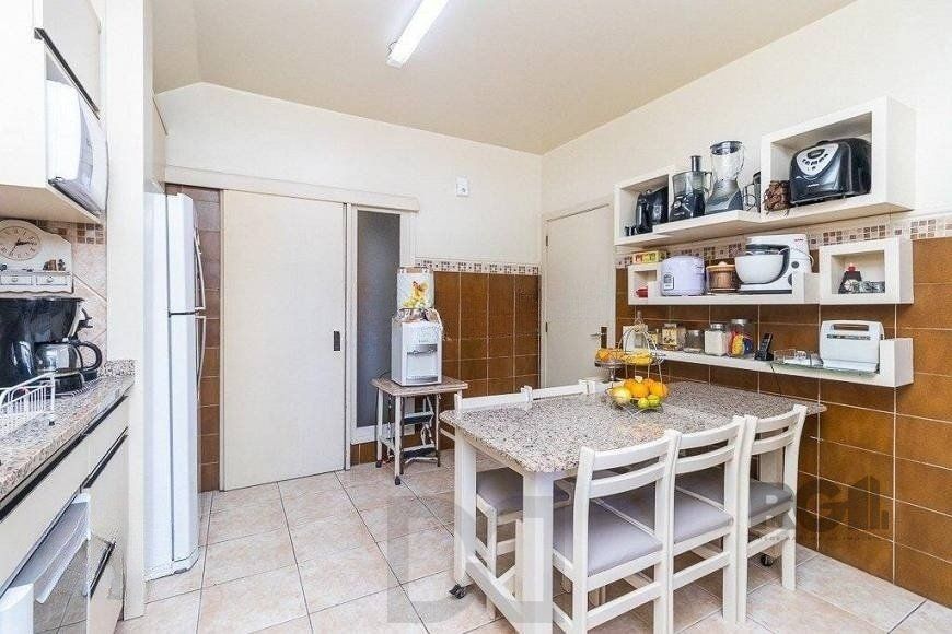 Casa para Venda - 235m², 4 dormitórios, sendo 1 suites, 2 vagas - Azenha — foto 11