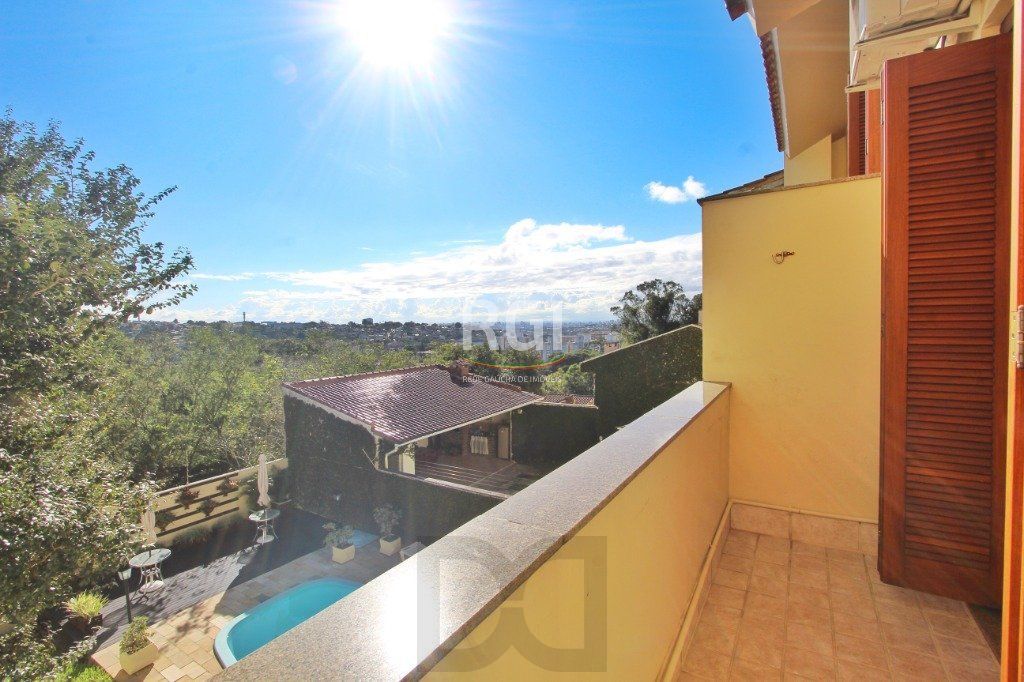 Casa para Venda - 250m², 3 dormitórios, sendo 1 suites, Teresópolis — foto 13