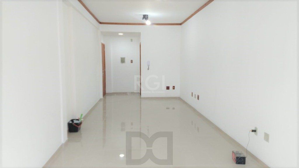 Conjunto/Sala para Venda - 37.47m², 0 dormitórios, Petrópolis — foto 2