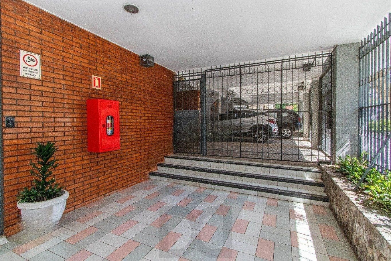 Apartamento de 3 dormitórios à venda no Bairro Petrópolis, Porto Alegre. — foto 22
