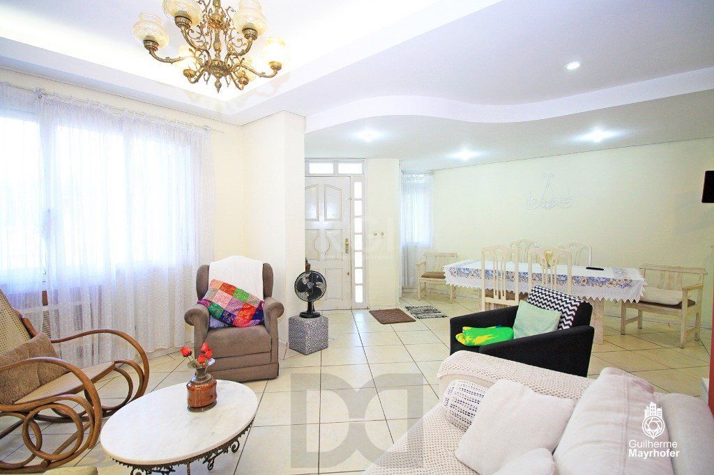 Casa para Venda - 130m², 3 dormitórios, sendo 1 suites, 4 vagas - Sarandi — foto 2
