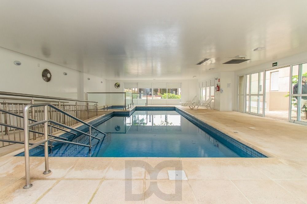 Apartamento de 03 dormitorios e suite , infraestrtura de clube no Jardim Carvalho em Porto Alegre — foto 1