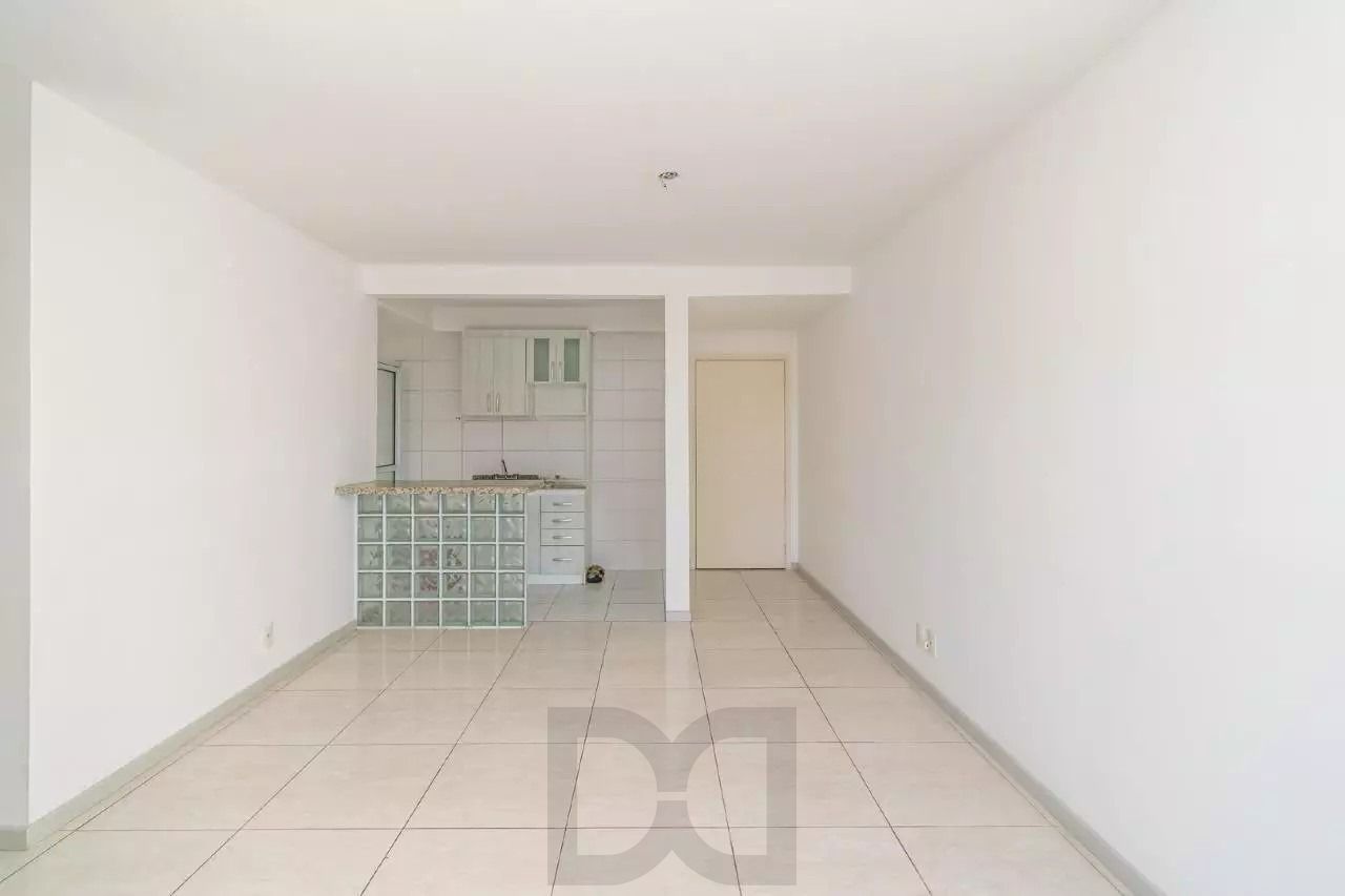 Apartamento de 3 dormitórios no bairro Teresópolis — foto 1