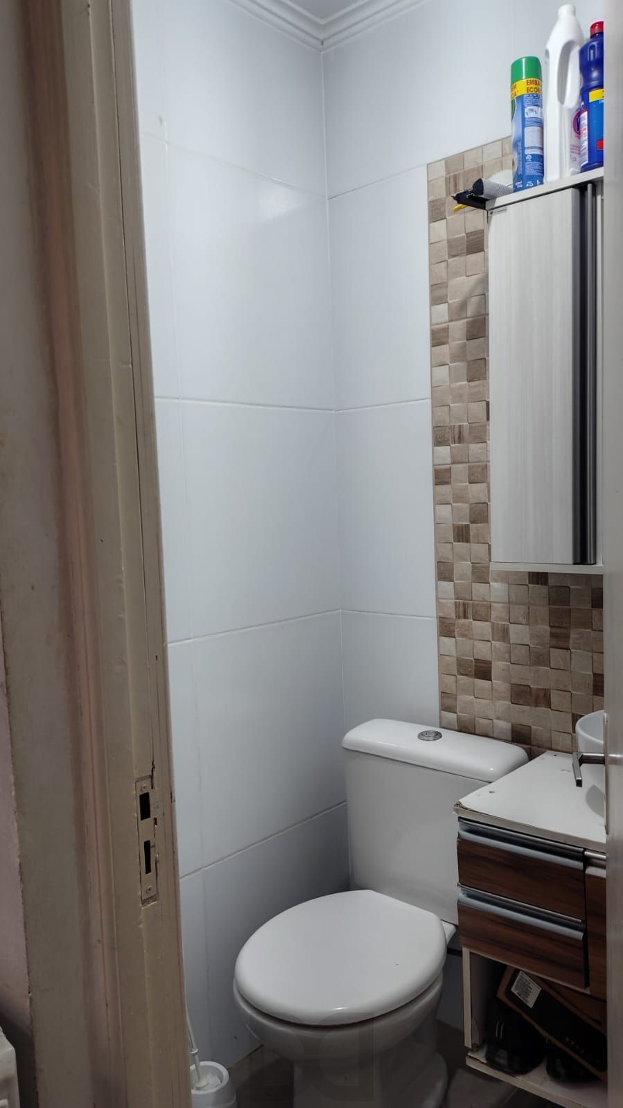 Apartamento de 3 dormitórios com vaga de garagem coberta e escriturada no bairro Partenon. — foto 9