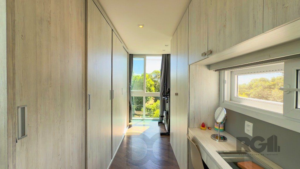 Casa para Venda - 315m², 3 dormitórios, sendo 1 suites, 2 vagas - Teresópolis — foto 37