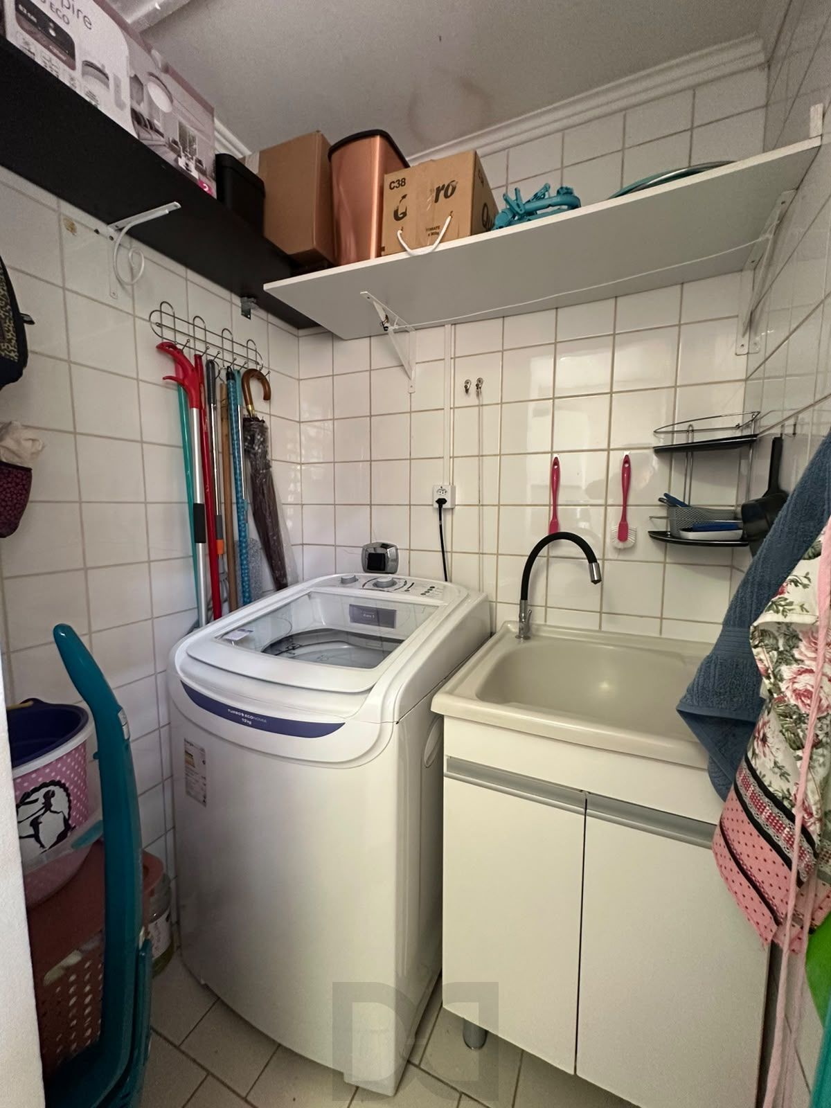Apartamento de 2 dormitórios, no bairro Teresópolis. — foto 18
