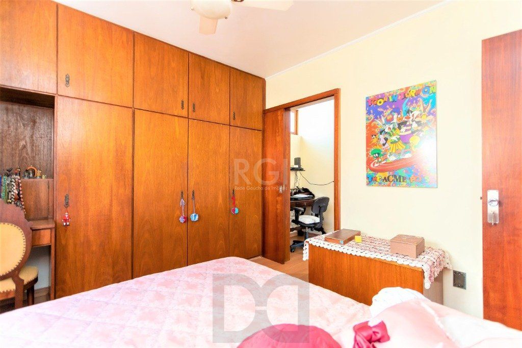 Casa para Venda - 228m², 4 dormitórios, sendo 1 suites, 5 vagas - Teresópolis — foto 36