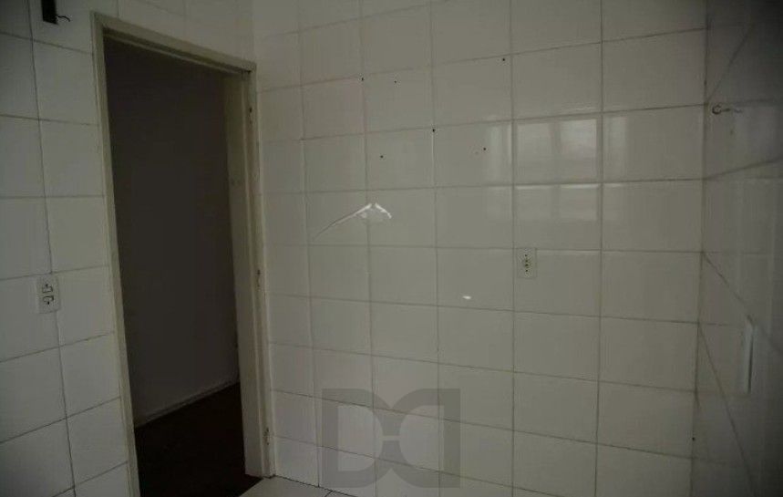 Apartamento de 1 dormitório, com 40 m², no bairro Teresópolis. — foto 5