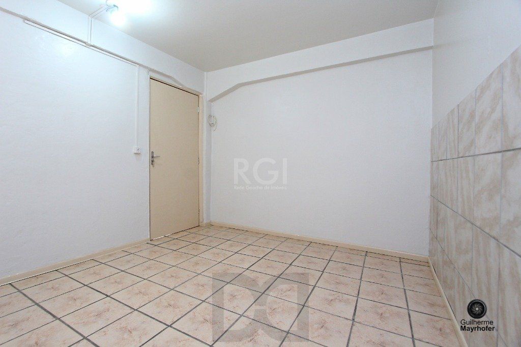Casa para Venda - 233m², 4 dormitórios, 5 vagas - Nonoai — foto 17