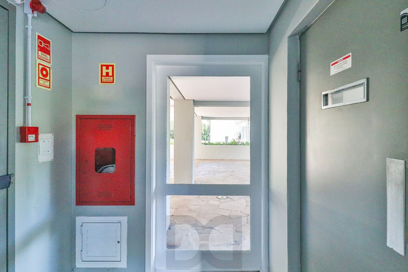 Apartamento para venda de 3 dormitórios, no bairro Teresópolis em Porto Alegre/RS. — foto 47