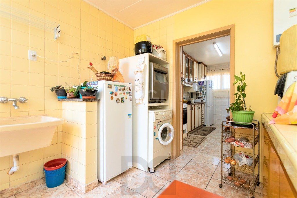 Casa para Venda - 228m², 4 dormitórios, sendo 1 suites, 5 vagas - Teresópolis — foto 45