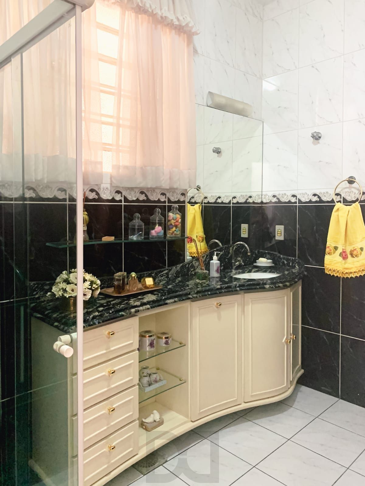 CASA RESIDENCIAL, REPAGINADA POR ARQUITETO COM MUITA ELEGÂNCIA E CONFORTO! — foto 24