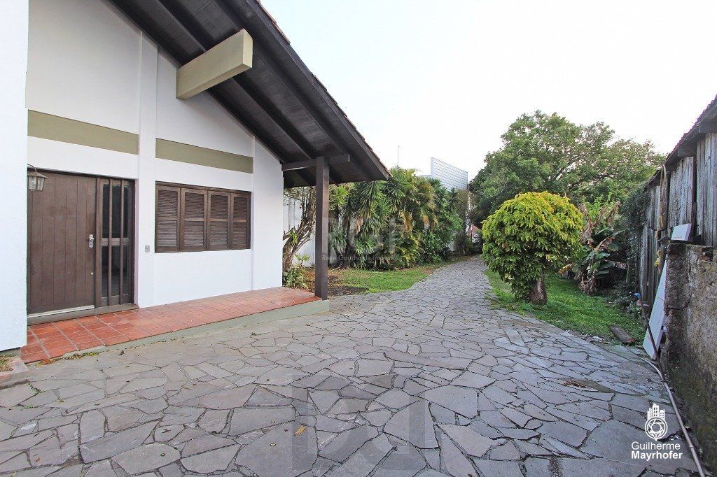Casa para Venda - 320m², 4 dormitórios, sendo 1 suites, 3 vagas - Cavalhada — foto 2