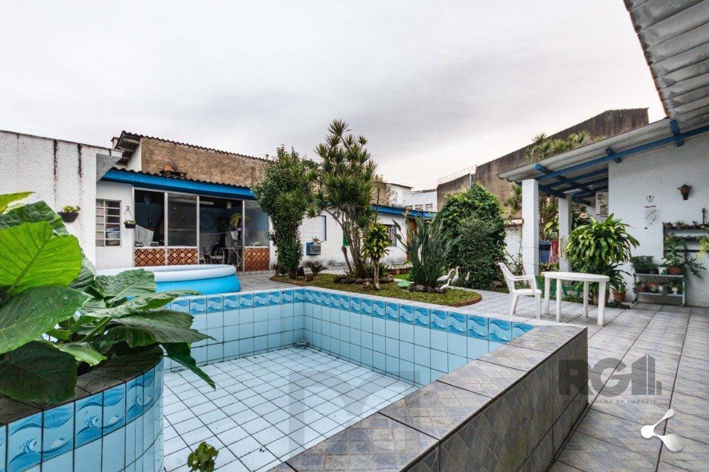 Casa para Venda - 240m², 3 dormitórios, sendo 1 suites, 3 vagas - Cristal — foto 2