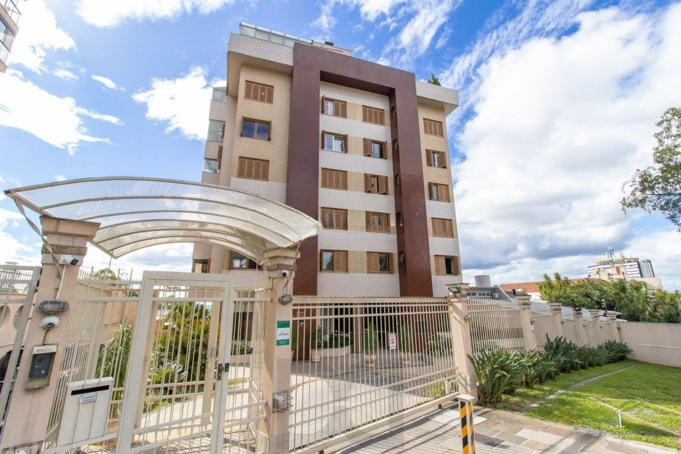 Apartamento de 4 dormitórios e 184m² à venda em Menino Deus, Porto Alegre. — foto 27