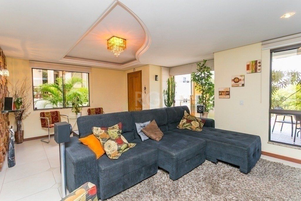 Excelente casa em condomínio com 3 suítes, piscina e 3 vagas de garagem — foto 8