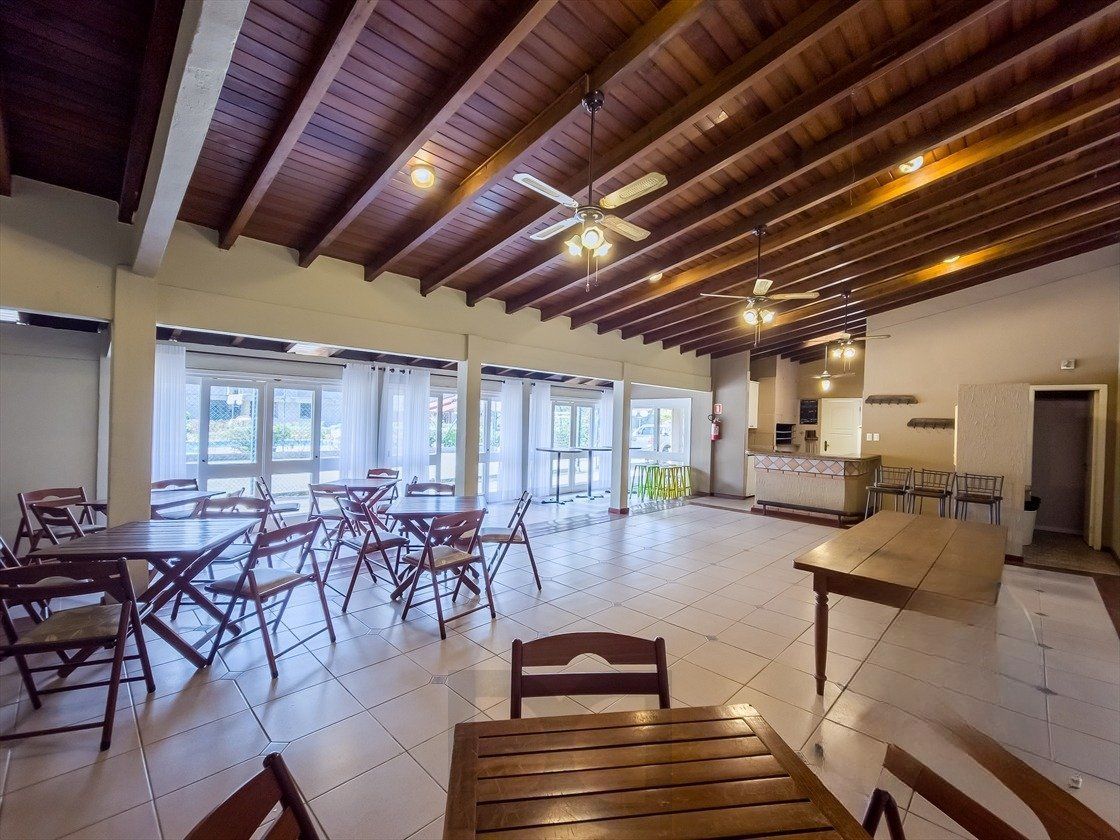 Casa em Condominio, 4 dormi. sendo 2 suítes, churrasqueira, lareira, 2 vagas — foto 36