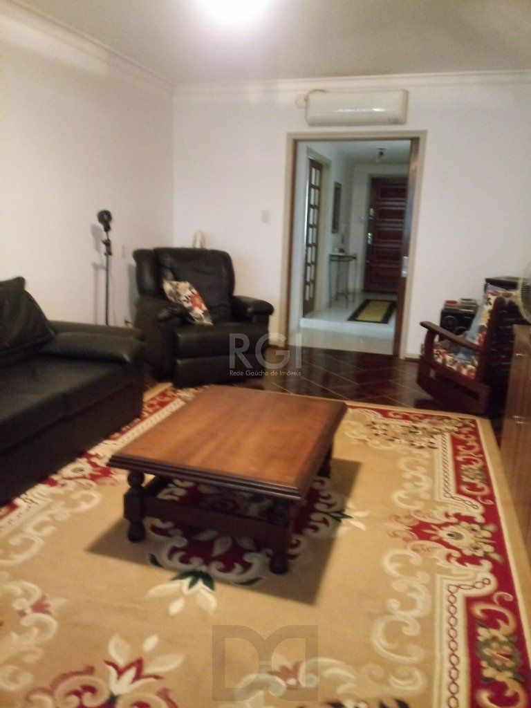 Apartamento com 03 dormitórios, churrasqueira e vaga de garagem no Menino Deus — foto 2
