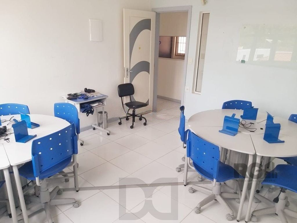 Casa comercial com 12 dormitórios no bairro Teresópolis — foto 26