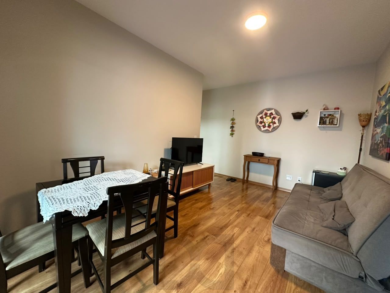 Apartamento 2 dormitórios, com churrasqueira e 1 vaga no bairro Teresópolis em Porto Alegre — foto 3