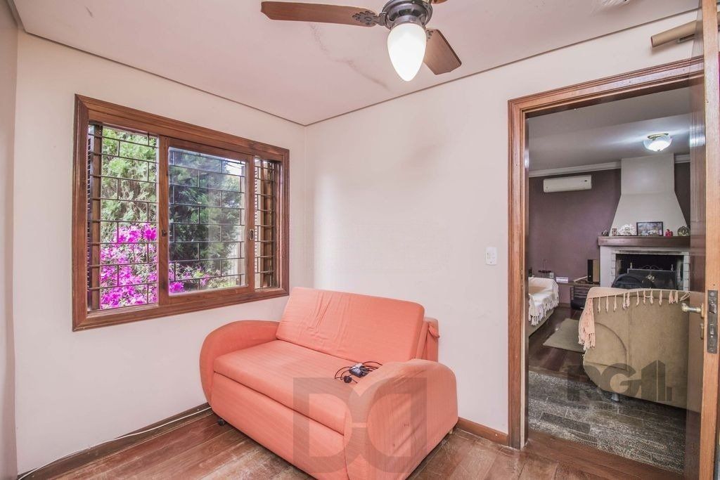 Casa de 329m² - 4 dormitórios, 1 suíte, 6 vagas no bairro Vila Jardim — foto 5