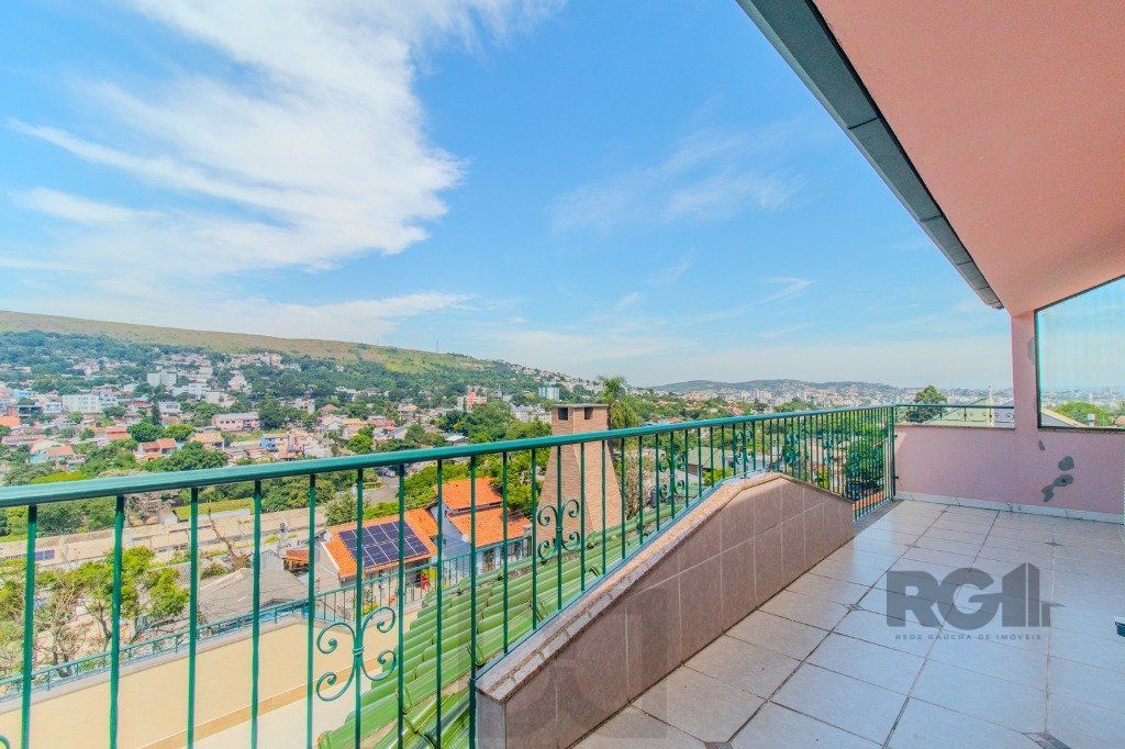 Linda casa de 04 dormitórios com vista livre no Bairro Teresópolis — foto 73
