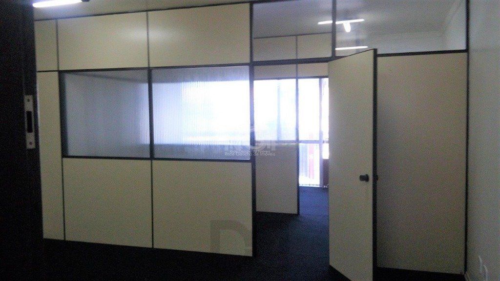 Sala comercial de 47m² - 1 sala e 1 banheiro no Passo da Areia — foto 3