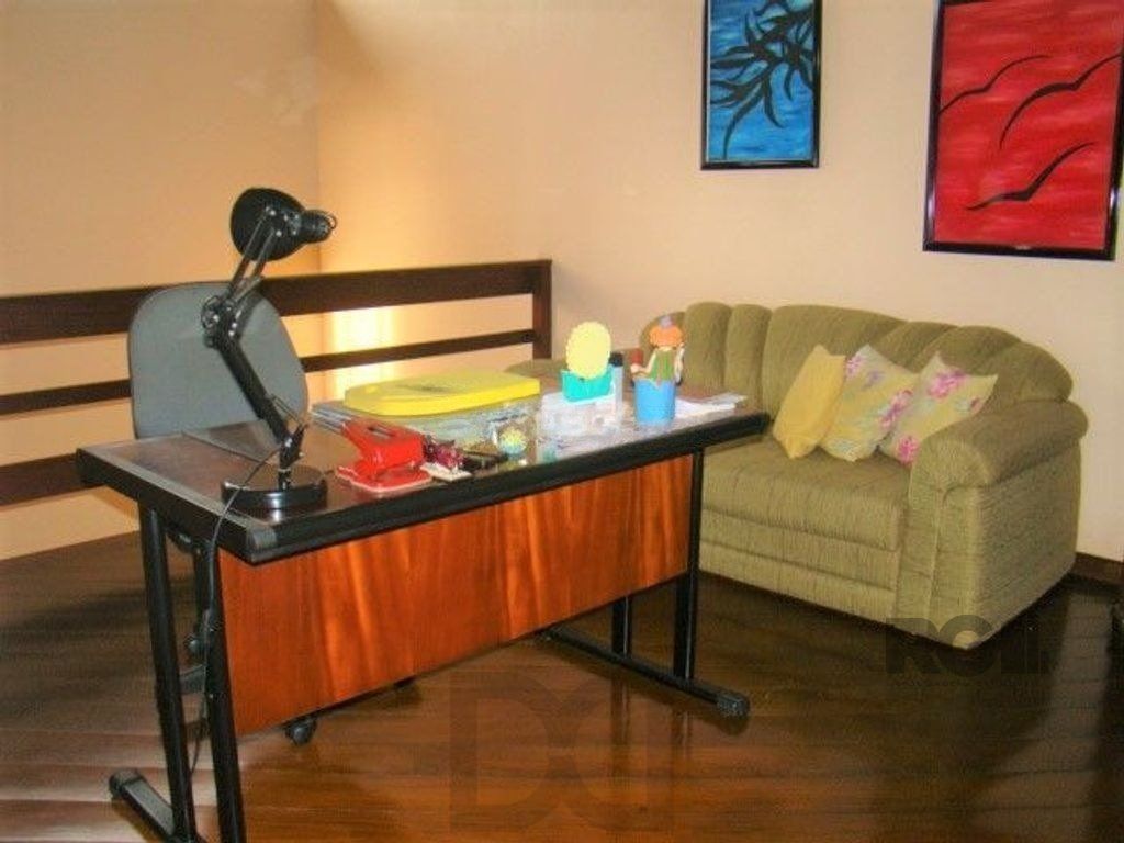 Casa de 370m² - 4 dormitórios, 2 suítes e 4 vagas de garagem no bairro Espírito Santo — foto 20