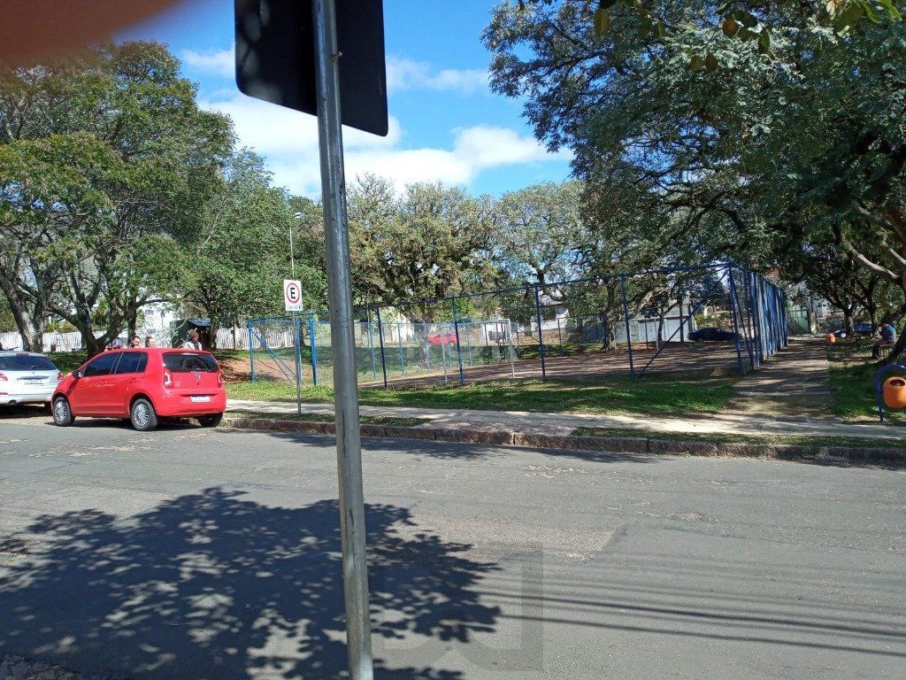 Casa para Venda - 384m², 3 dormitórios, sendo 1 suites, 3 vagas - Teresópolis — foto 2