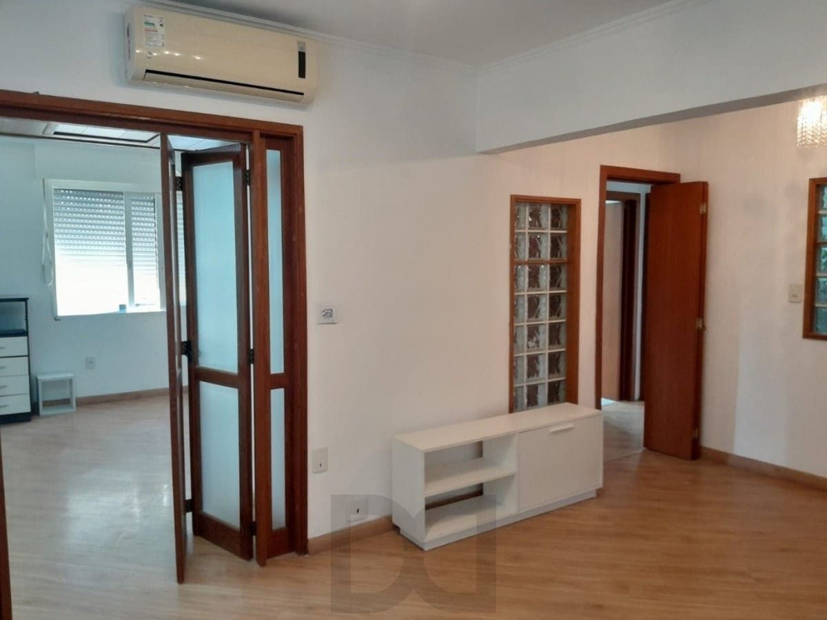 Apartamento de 2 dormitorios á venda no Bairro Cristal - Porto Alegre — foto 1