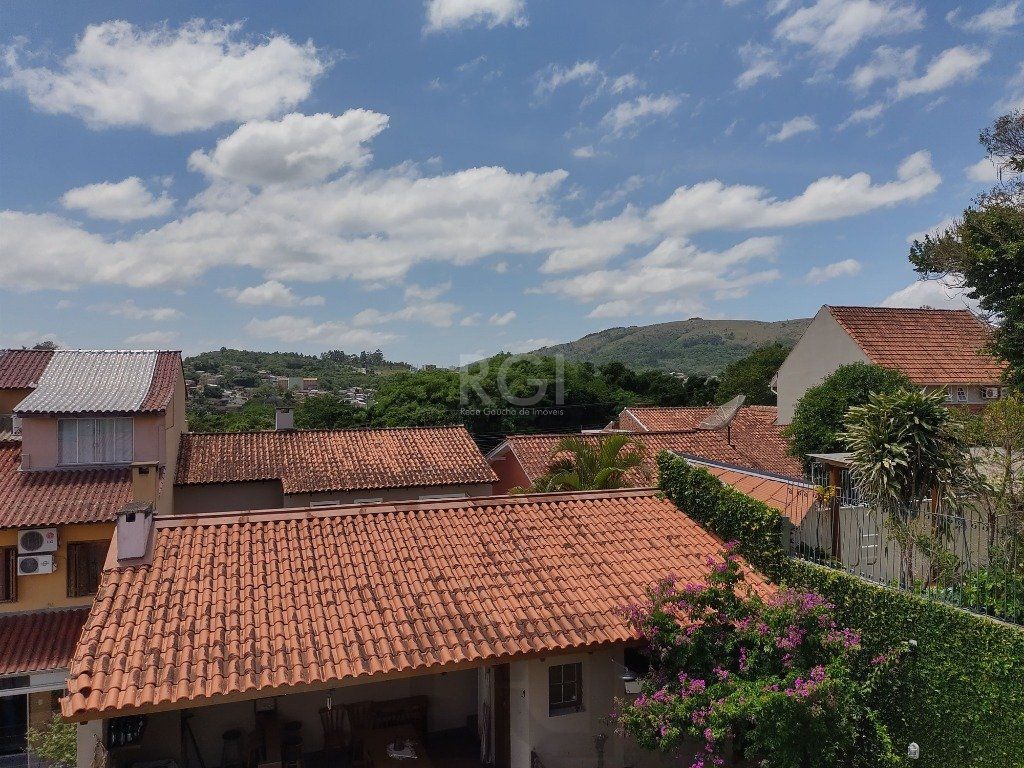 Excelente casa com 03 suíte, espaço gourmet com churrasqueira, living com lareira, pátio com piscina e garagem para 02 carros no bairro Espírito Santo — foto 23