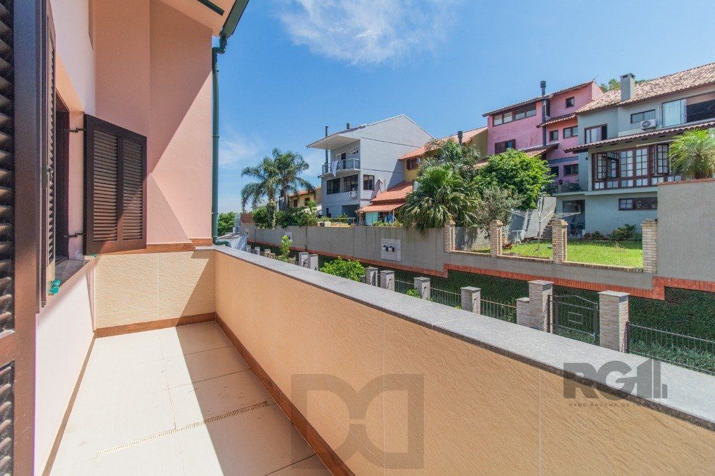 Linda casa de 04 dormitórios com vista livre no Bairro Teresópolis — foto 67