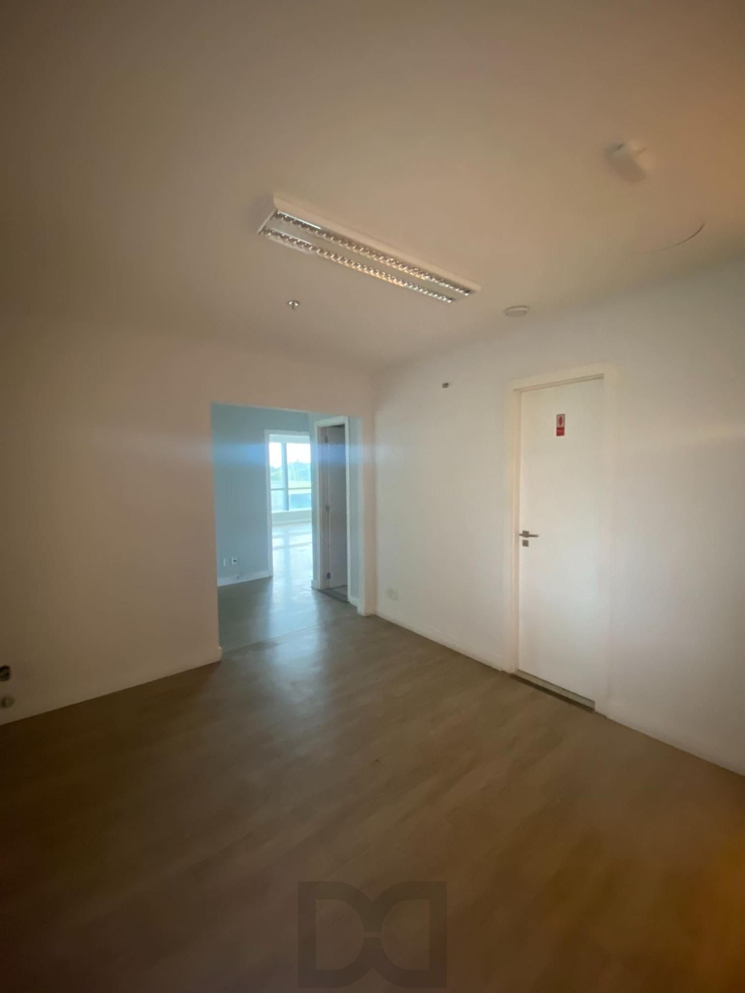Sala Comercial no Bairro Praia de Belas - Porto Alegre — foto 16