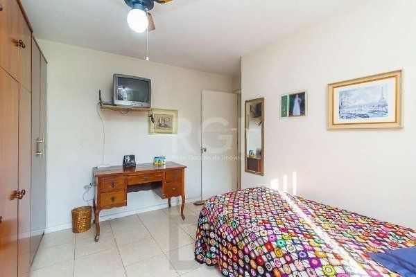 Casa para Venda - 227m², 3 dormitórios, sendo 1 suites, 4 vagas - Azenha — foto 7